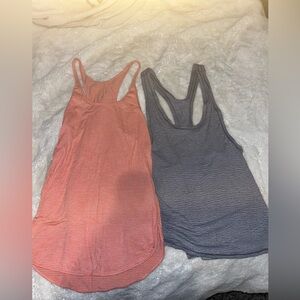 B U N D L E  O F  2  L U L U  T O P S